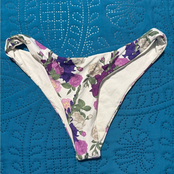 Dippin' Daisy's Other - Dippin' Daisy's Floral Bikini Bottom - Purple and White